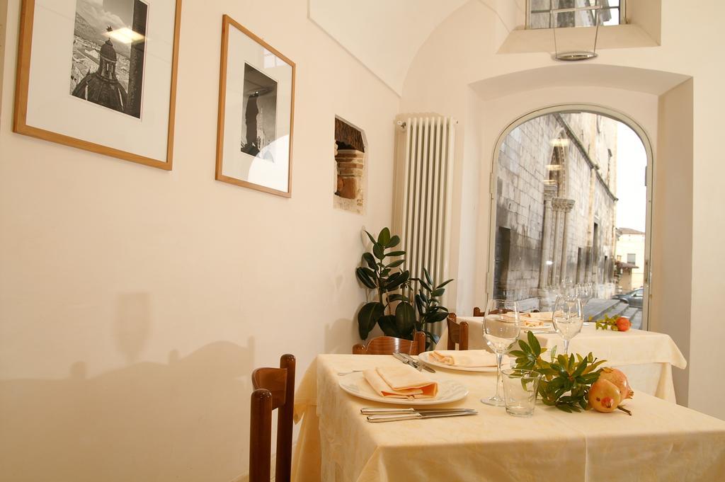 La Locanda Di Gino スルモナ エクステリア 写真
