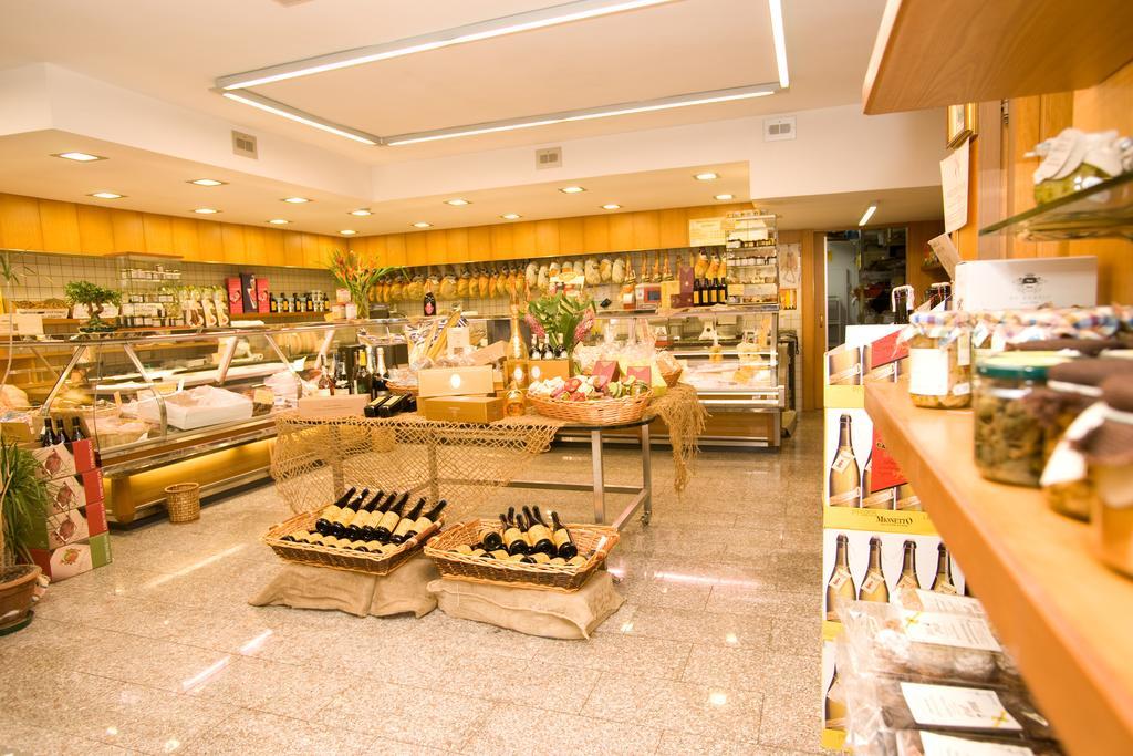 La Locanda Di Gino スルモナ エクステリア 写真